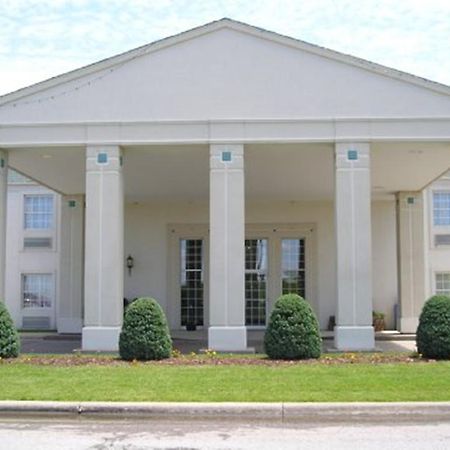 Moberly Inn & Suites Buitenkant foto